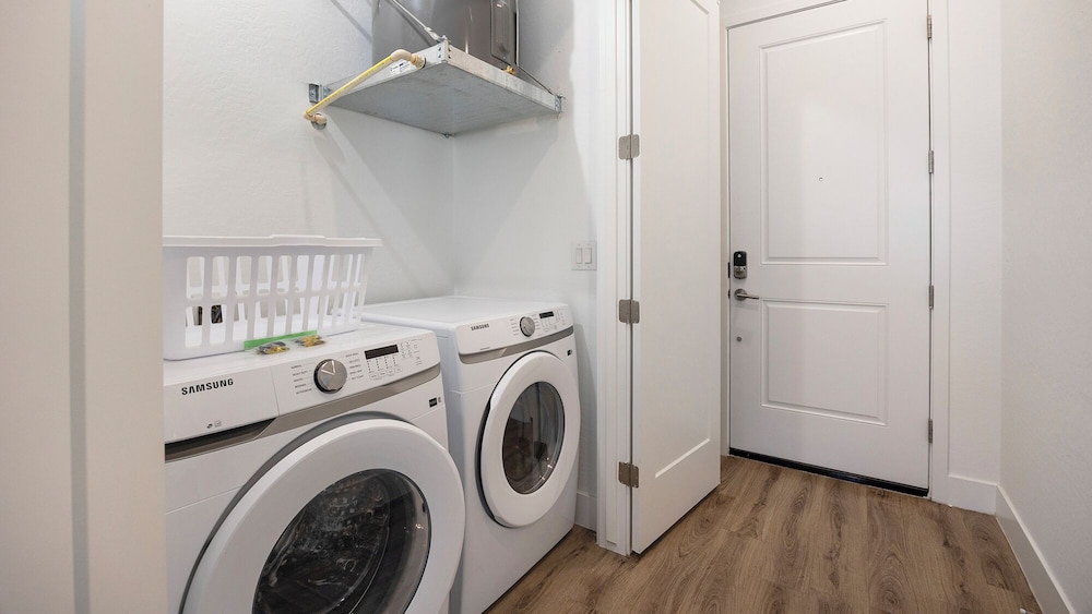 Landing Apartments Phoenix - Maryvale Village