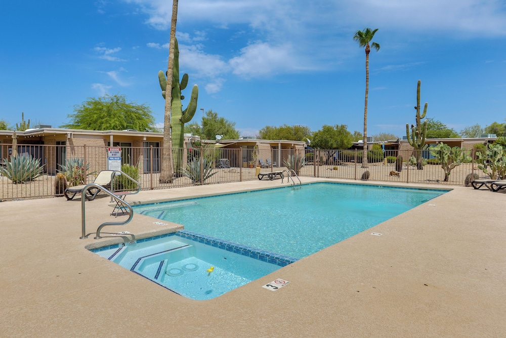 8 Mi to TPC Scottsdale: Quiet Condo w/ Pool Access