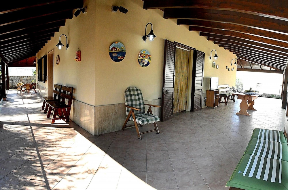 Al049 Villa Paradiso 12 Posti con Piscina Privata view 2