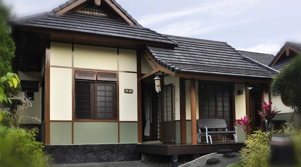 Villa Kota Bunga Ade