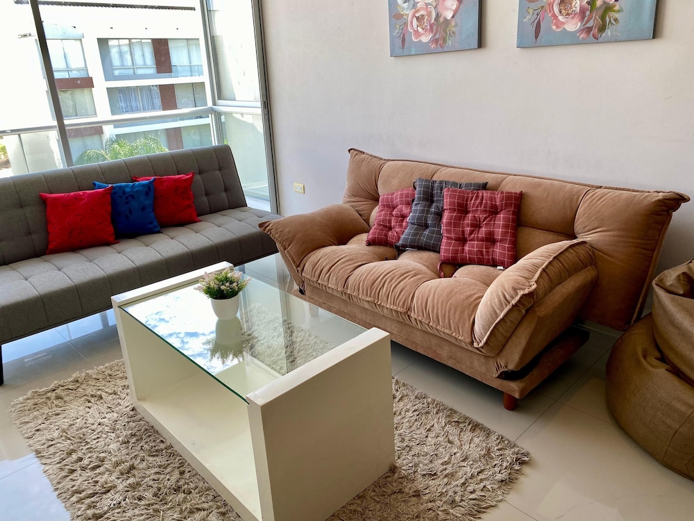 Apartment with Pool, Gym & A/C (507)