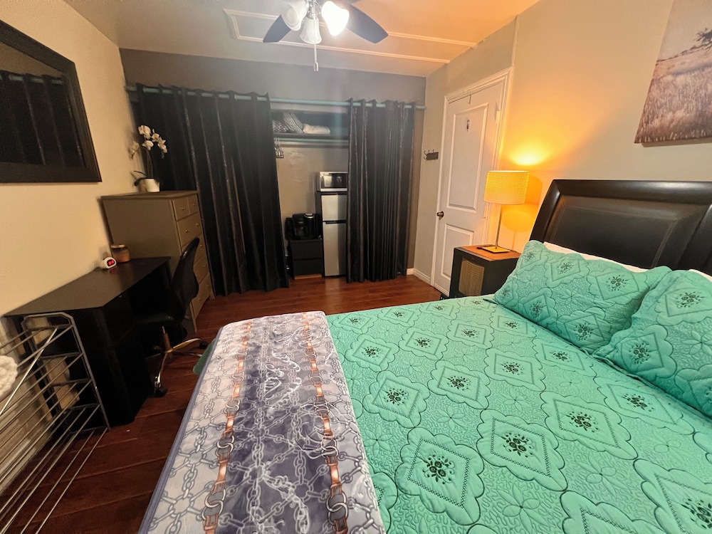 OASIS ROOM RENTAL