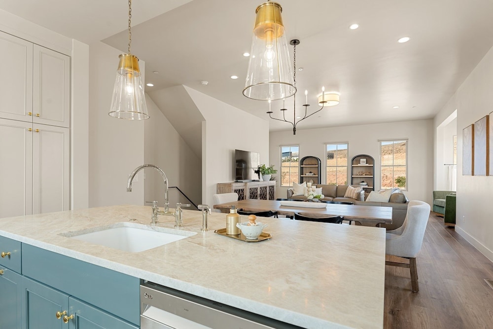 Alys At Desert Color 4 Bedroom Townhouse
