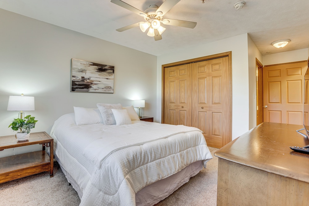 3 Mi to Wvu: Condo w/ Deck in Morgantown
