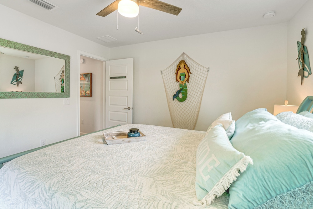 Golf Course-facing Poolside Oasis in Rotonda West!
