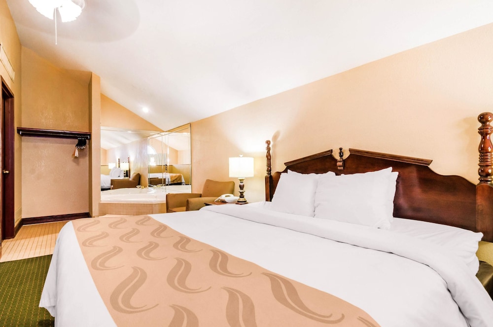 Quality Inn & Suites Carthage near Precious Moments Chapel