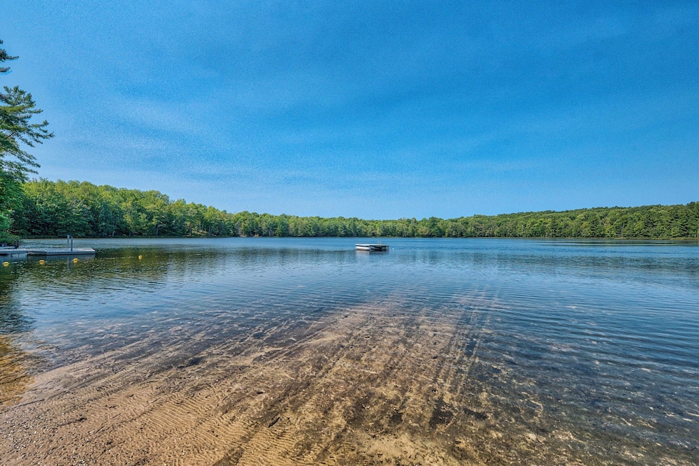 Steps to Beach: Lake Cabin Retreat in Levering!