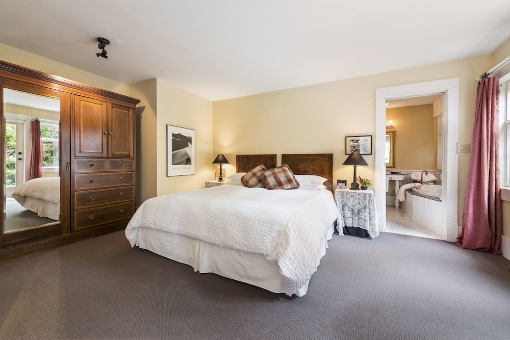 ThistleDown House view 3