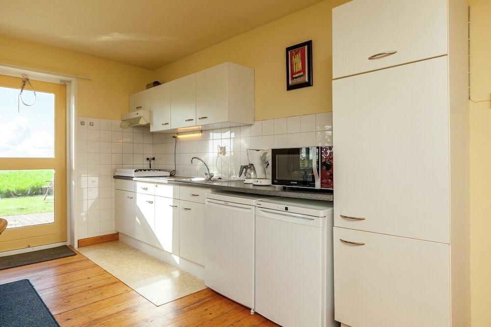 Peaceful Vacation Home With Wide View view 3