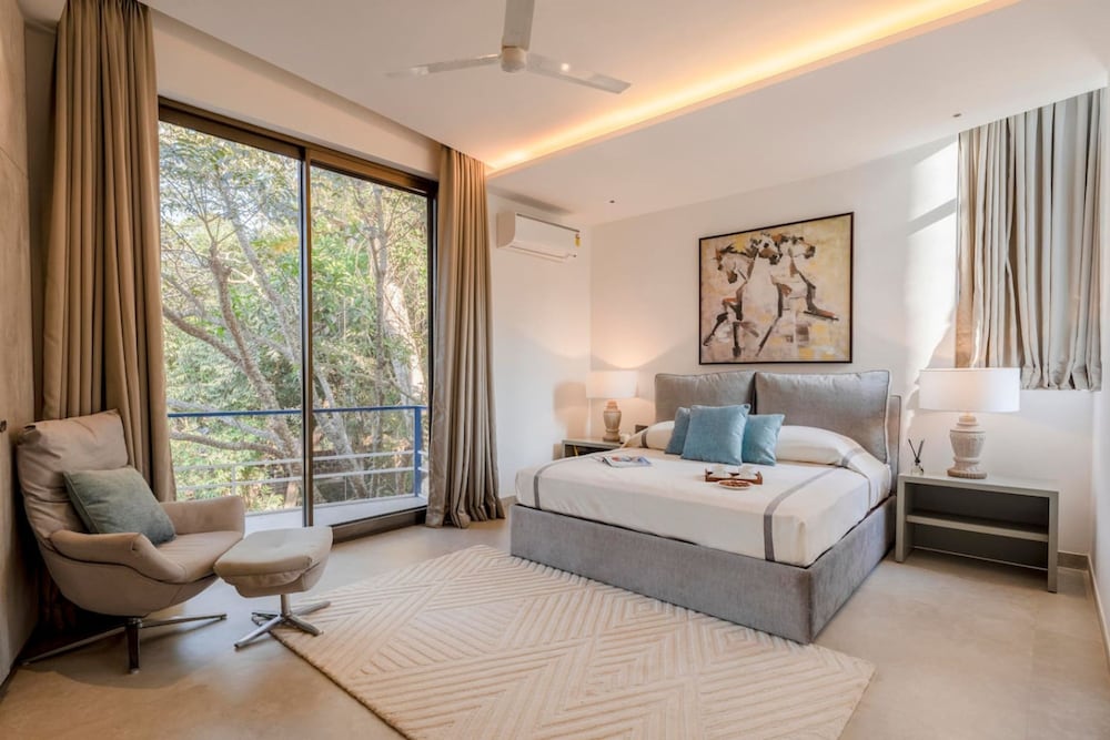 Lux 4bhk w Elevated Pool 3km to Beach Lazy Duck