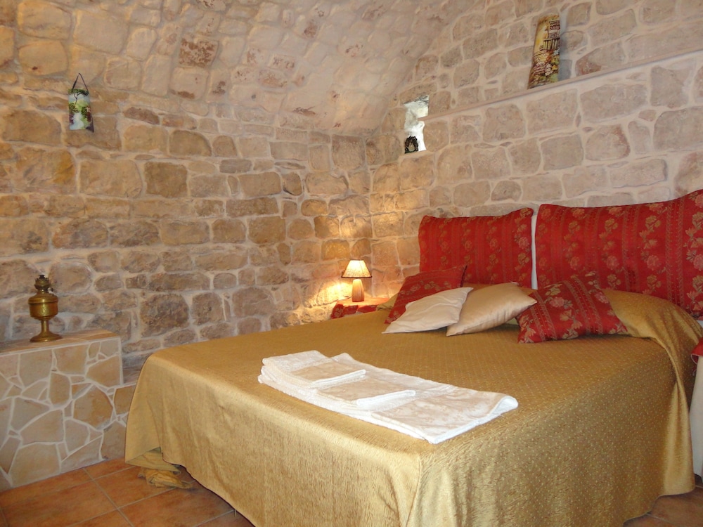 The House of Petra Modica view 4