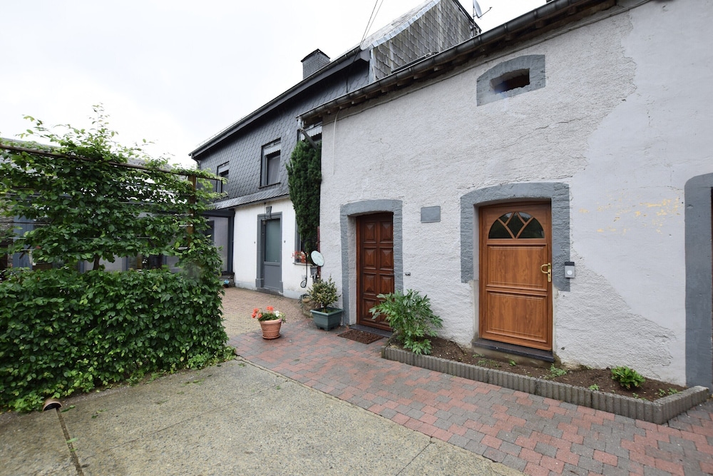 Pretty Cottage with 2 Bathrooms near Neufchateau view 2