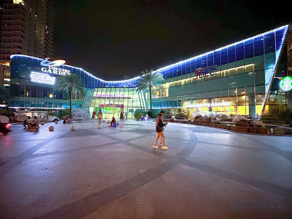 Country Garden Danga Bay Sea View Homestay by Stayrene