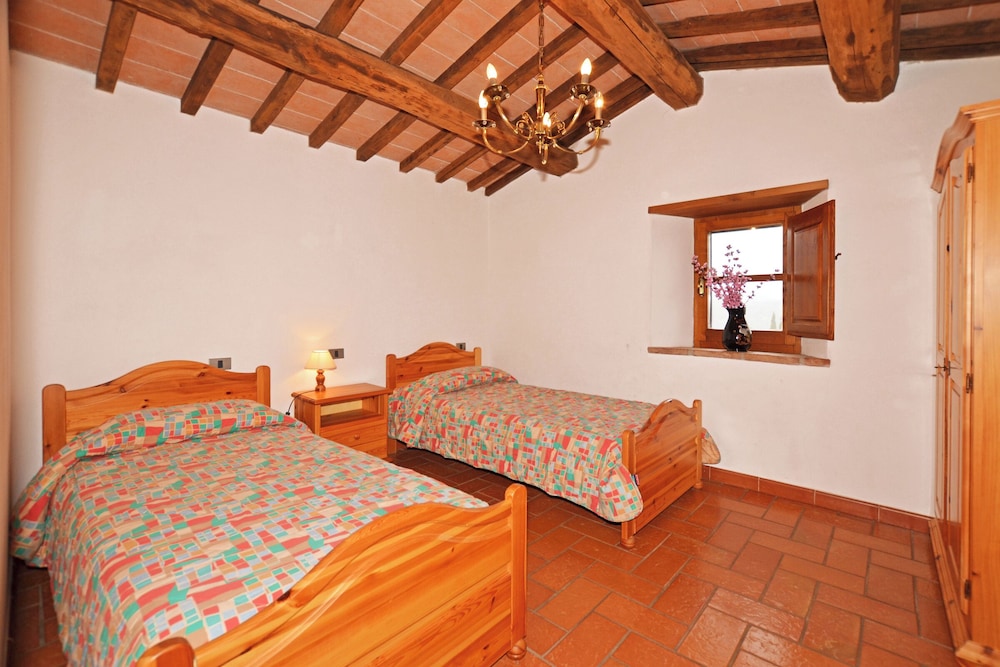 Villa La Chiesina view 3