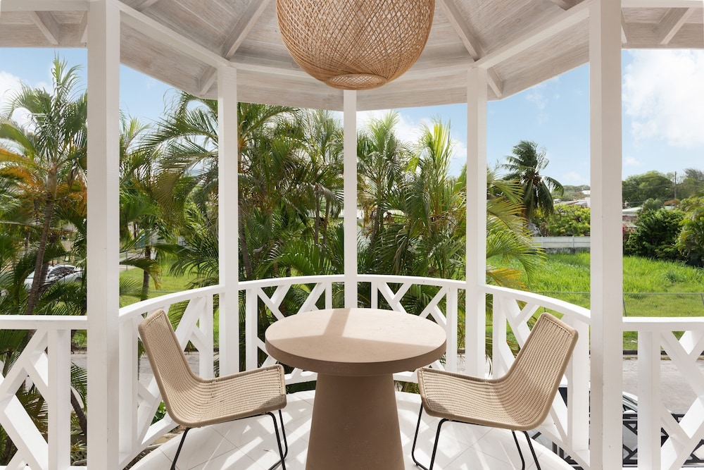 Luxe Retreat With Private Pool - The June 4 Bedroom Villa