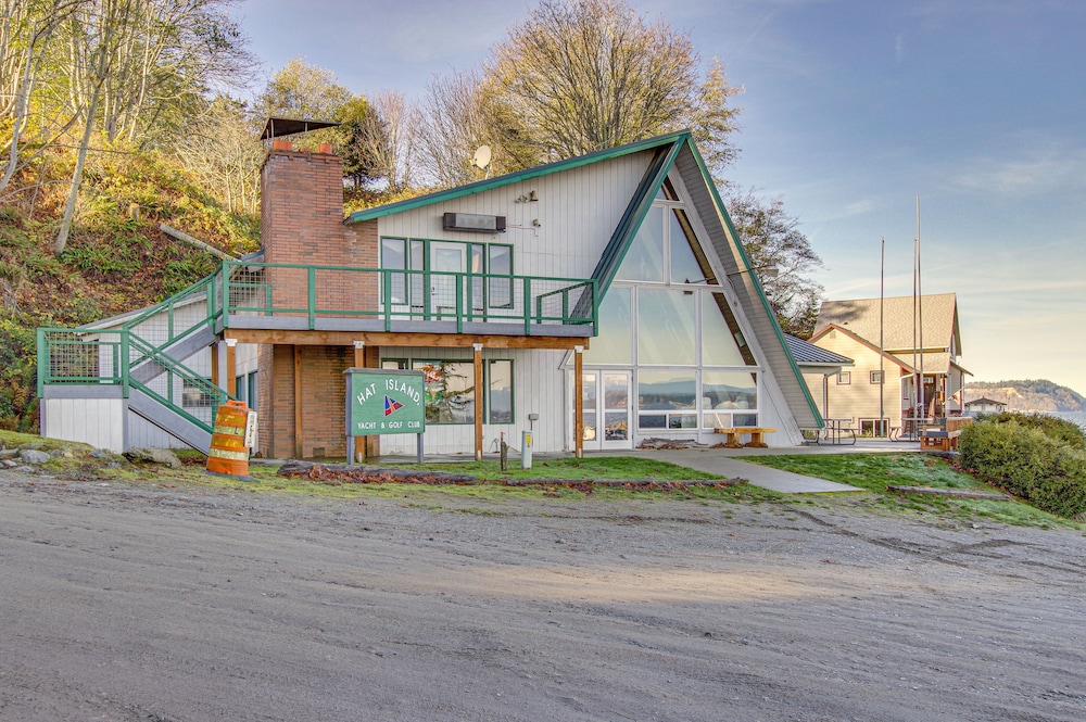 Hat Island Home w/ Stunning View & Wraparound Deck