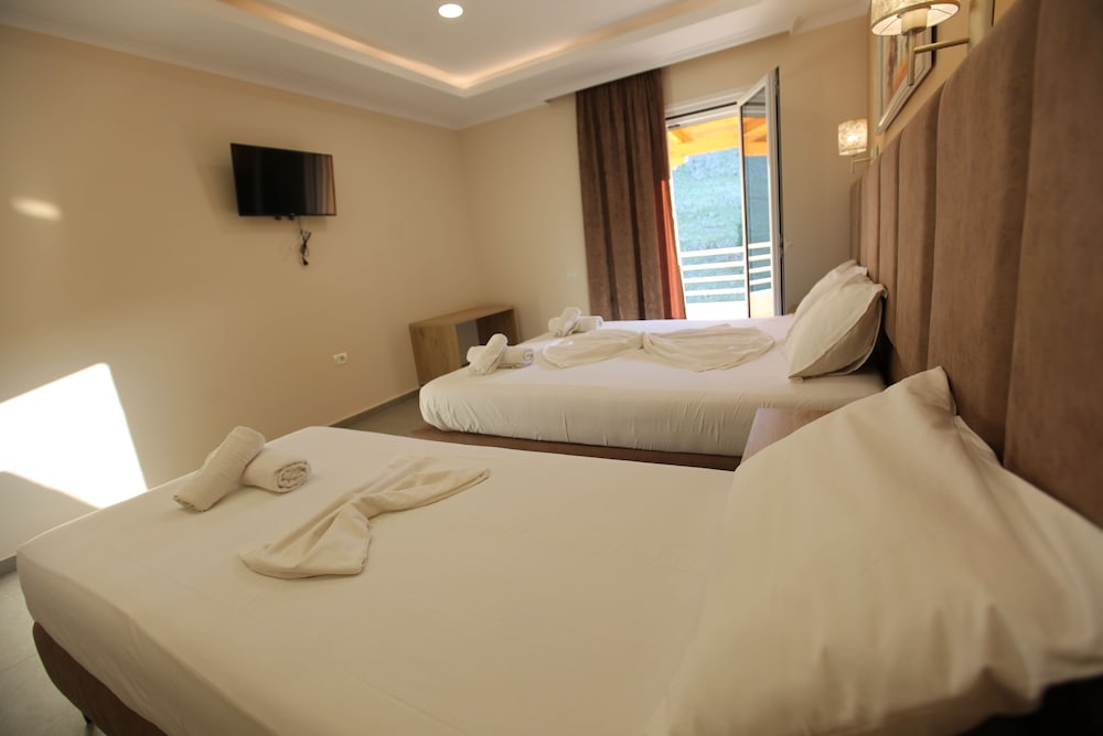Karos Hotel Llaman