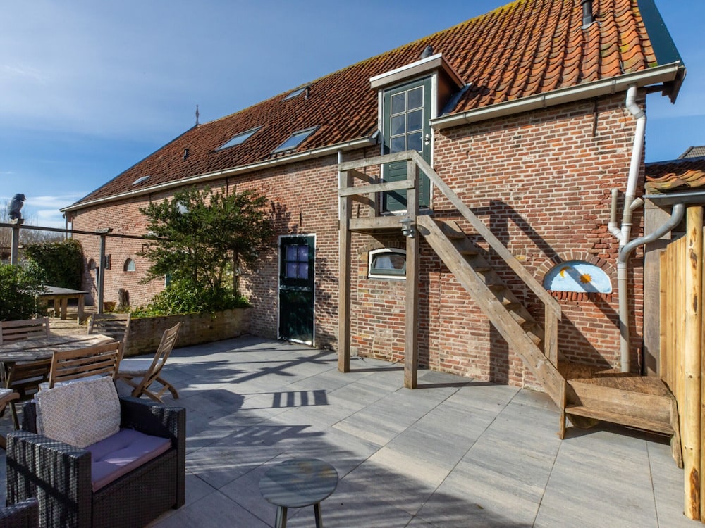 Welcoming Holiday Home With Garden view 3