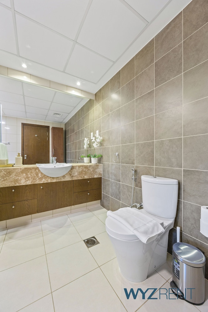 Creekside Haven 2BR Marsa Plaza DFC