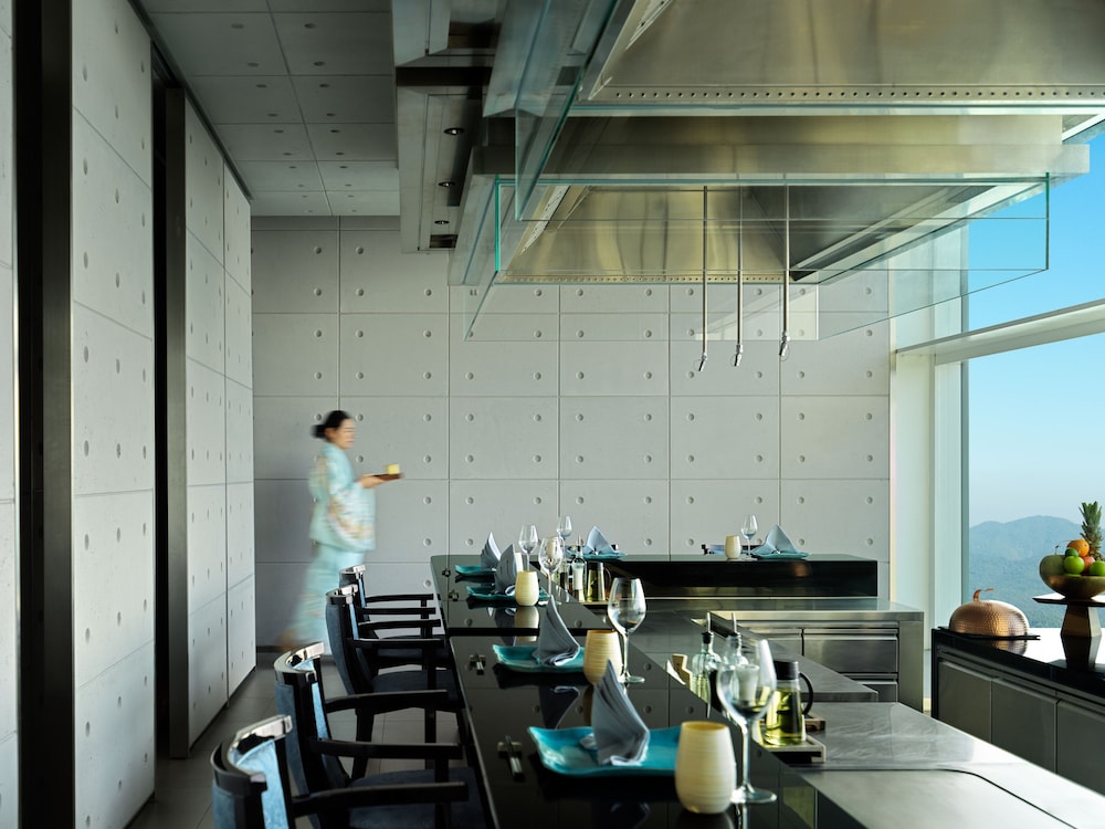 Mandarin Oriental, Shenzhen 70