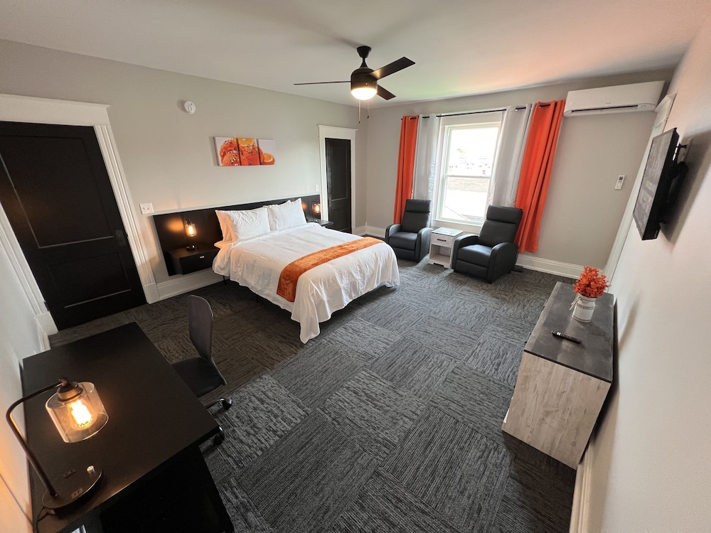 Homestay on Main by Twin Lakes Creamery view 3