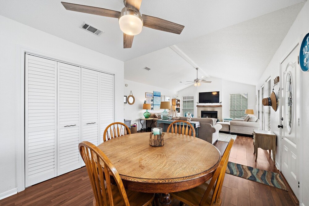 Island Breeze by Ryson Vacation Rentals