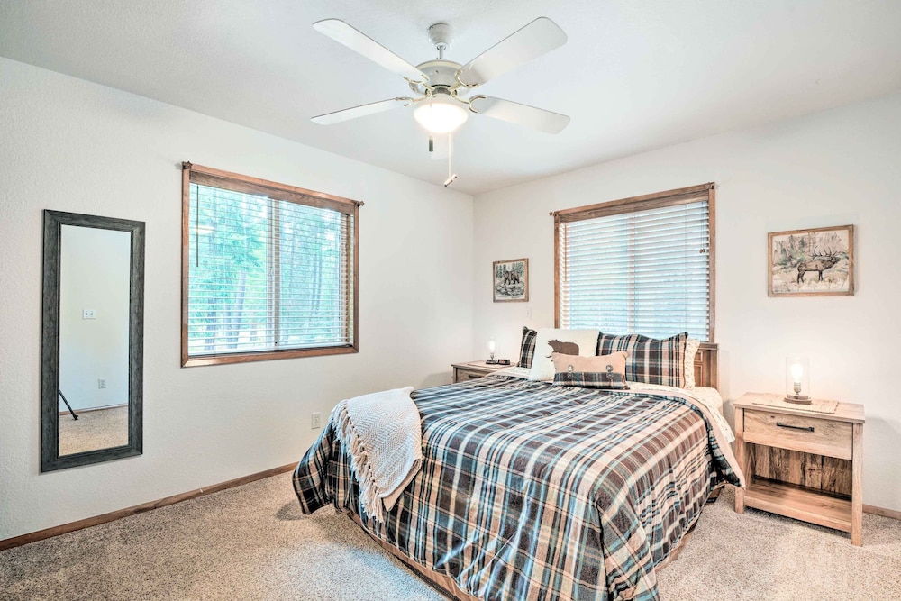 Cabin w/ Hot Tub, By Crater Lake Nat'l Park! view 2