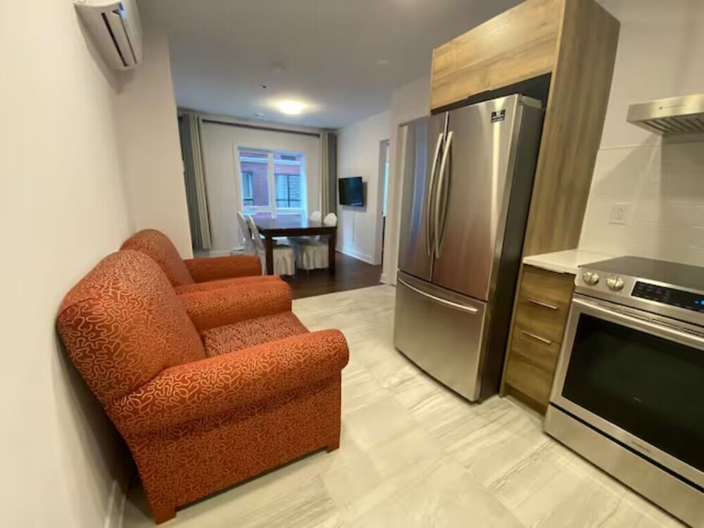 2001 Av. Beaconsfield - Image 3