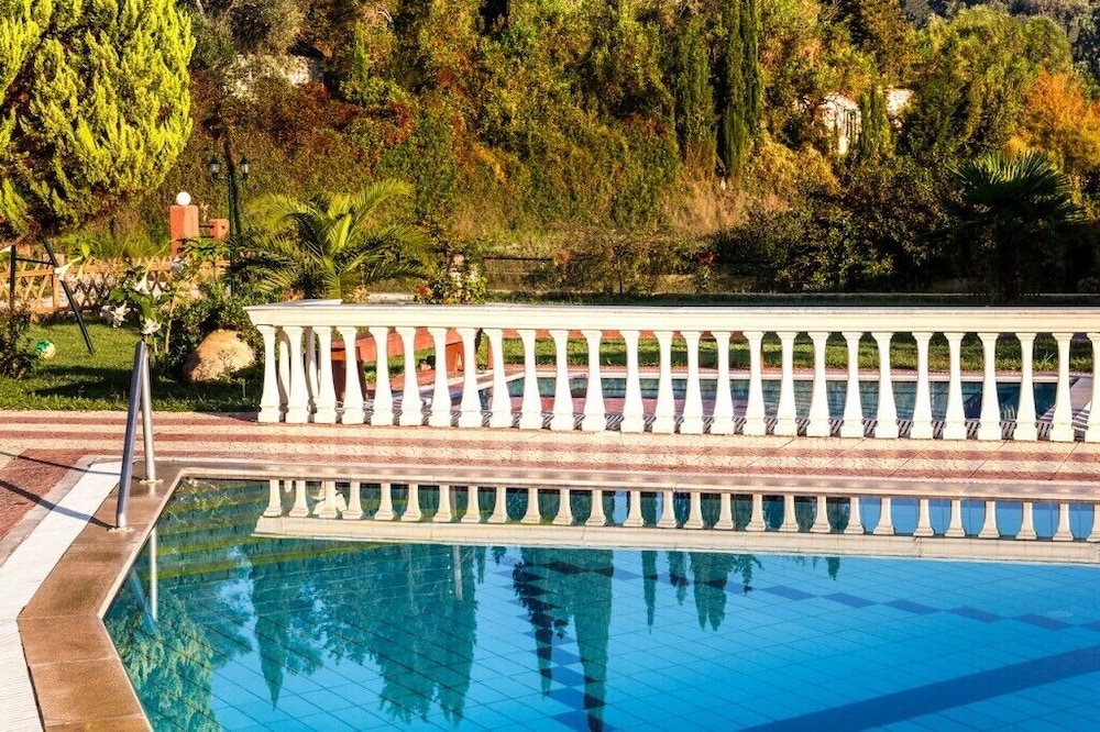 Haroula Apartments