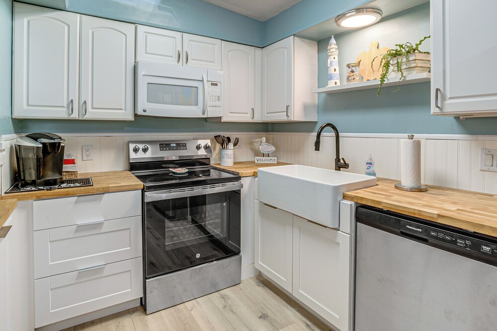 < 2 Mi to Punta Gorda Beach Park! Nautical Retreat