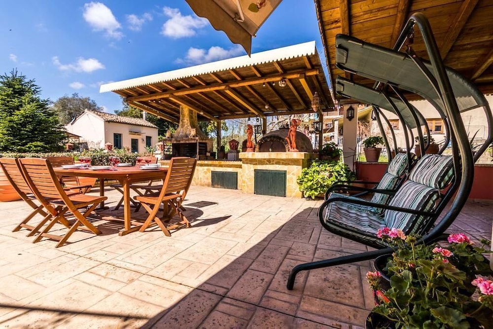 Antonela Sunshine Apartment by CorfuEscapes view 5