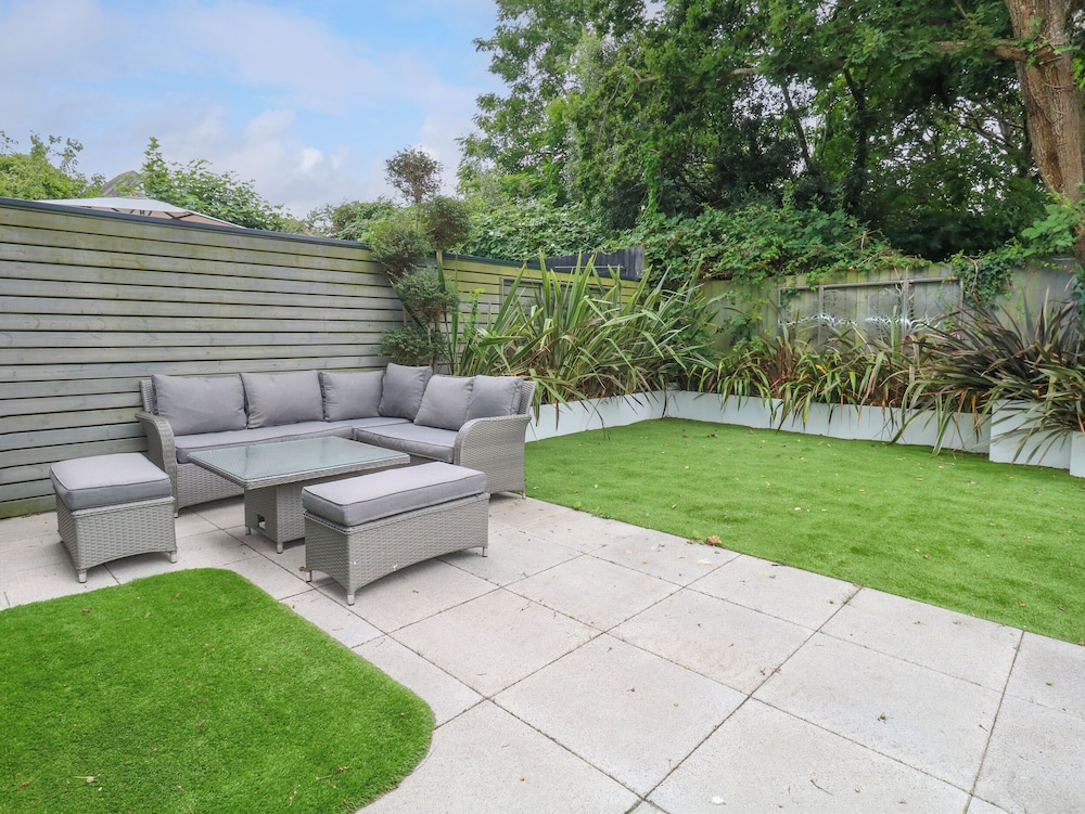 66A Danecourt Road