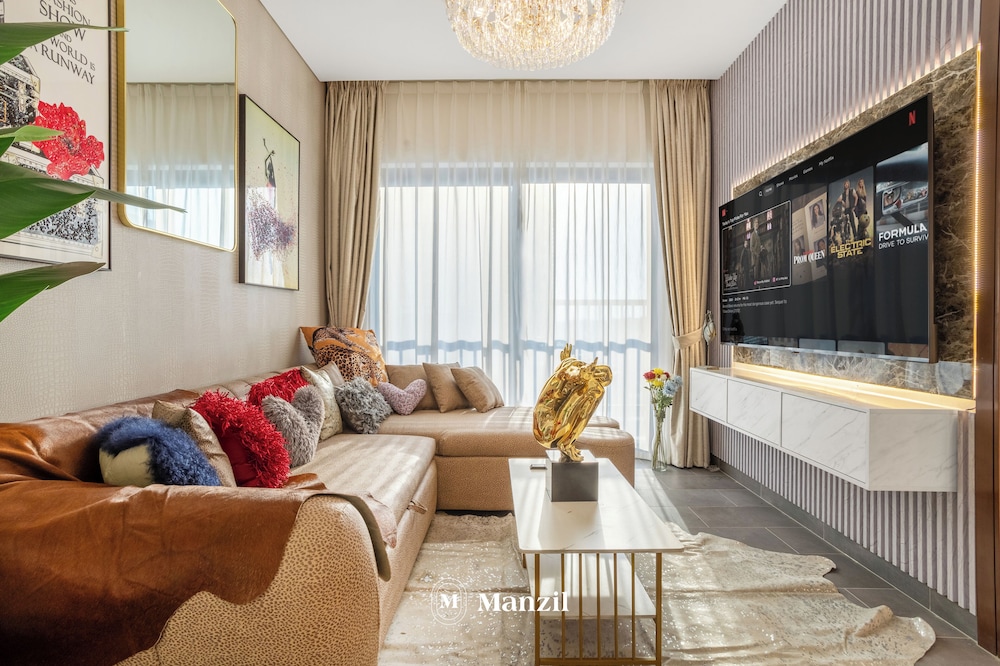 Manzil - Stylish 1BR with Pool and Gym