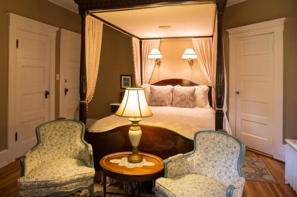 The Lion and the Rose B&B