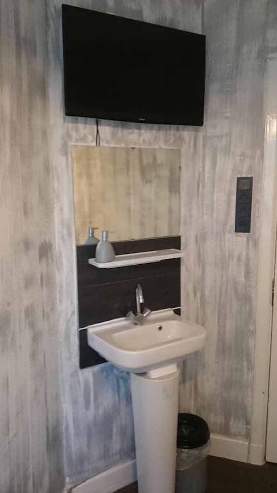 Amigo Hotel - Hostel