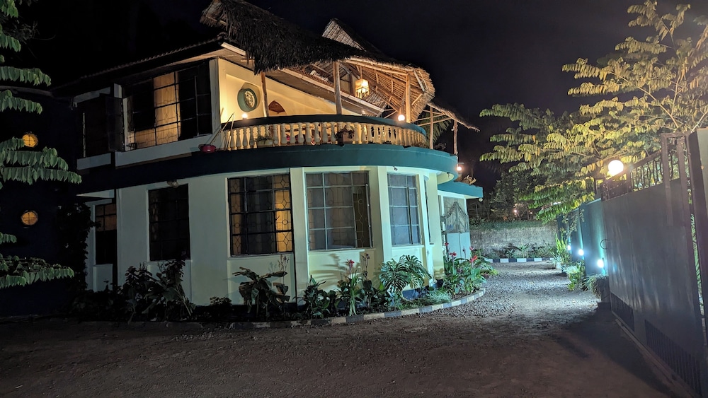 Kilimanjaroo Inn