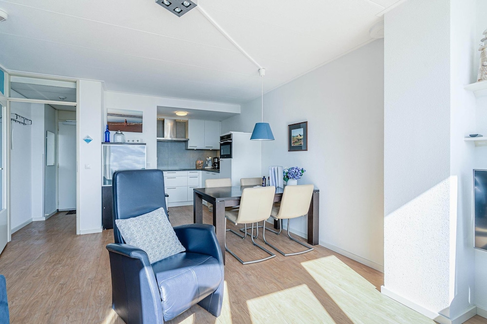 2 Person Apartment With Island View