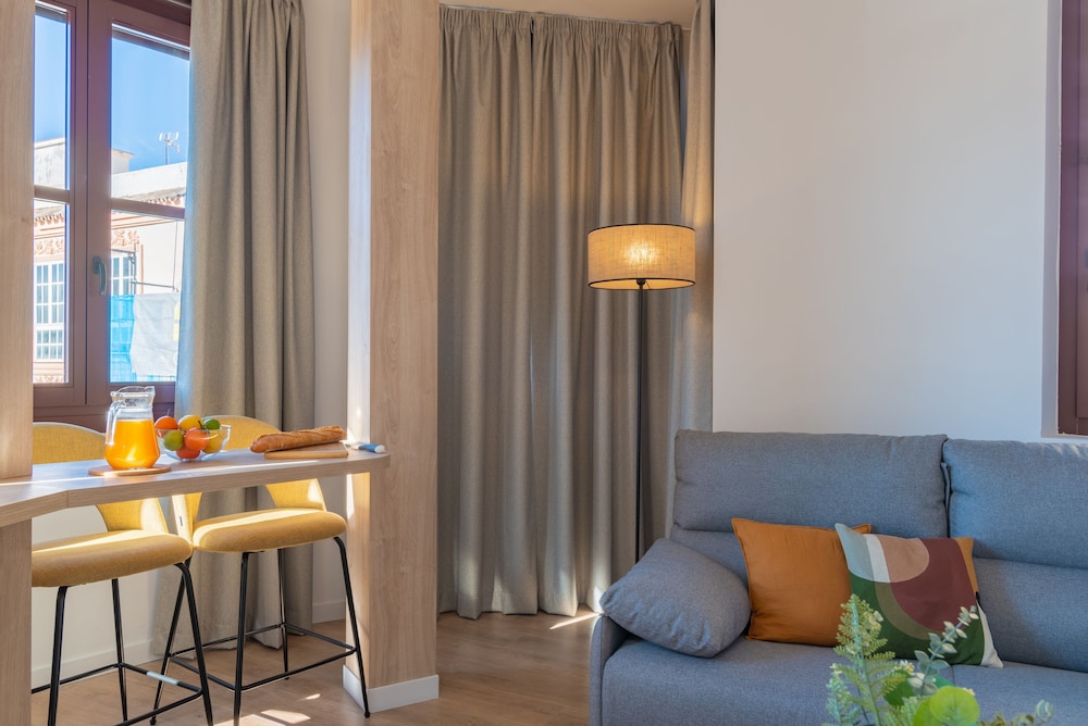 Feelathome Atarazanas Apartments 40