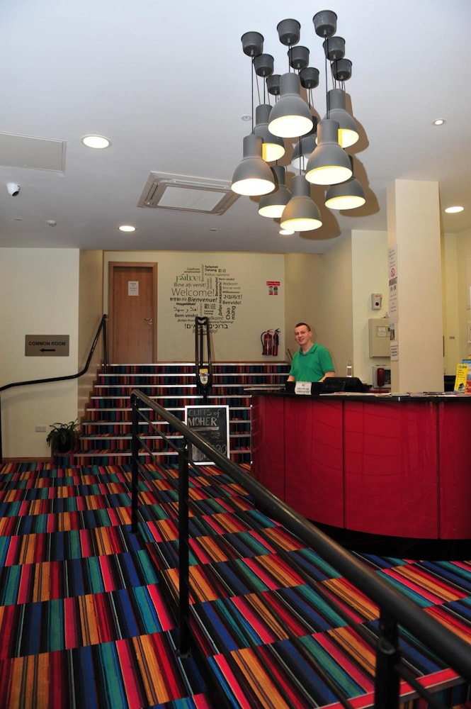 Hotel The Savoy Hostel - Image 1