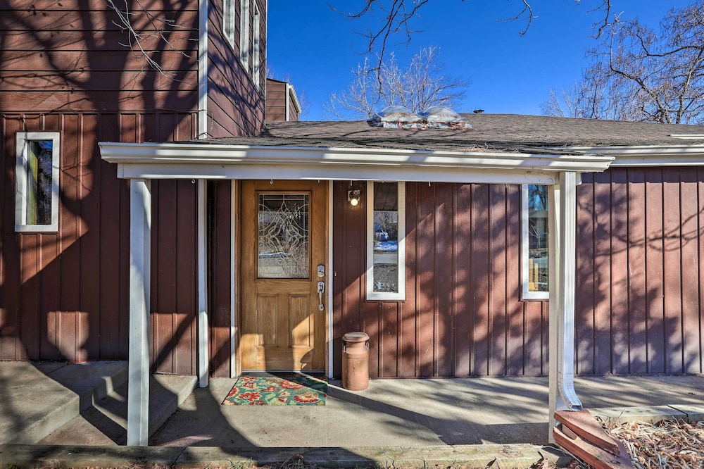 5 Mi to Dtwn Denver: Peaceful Lakewood Home!