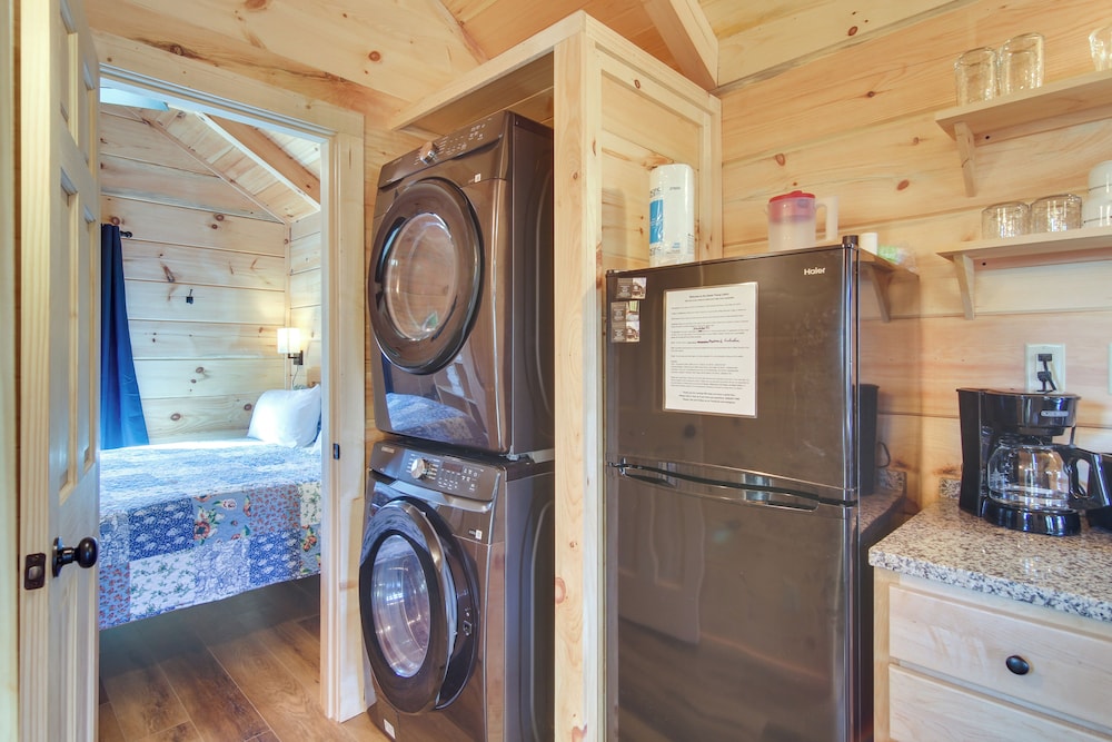 Sweet Thang: Romantic Blue Ridge Mtns Getaway