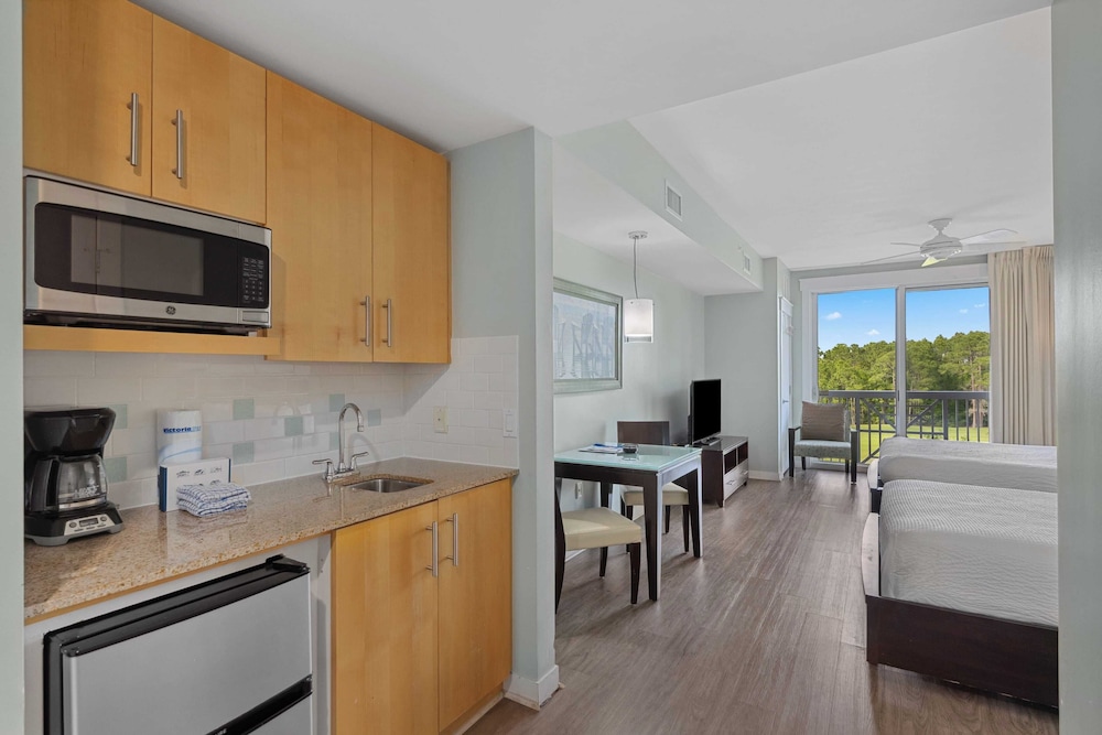 2 Resort Studios by Avantstay Sleeps 8, Pool, Shuttle, Tennis, Near Baytowne & Beach