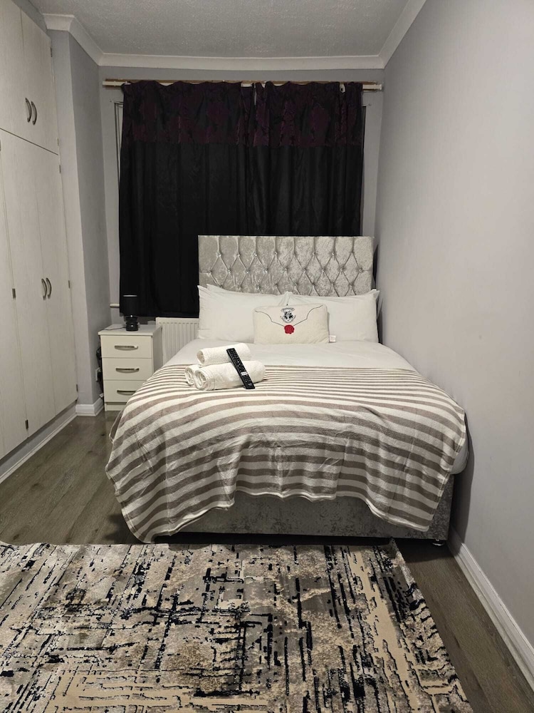 Heathrow roomzzzz B&B