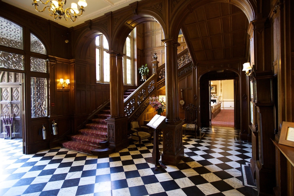 Hook Vacations - Tylney Hall - Property Image 3