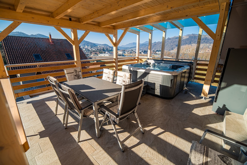 Three Bedroom Apartment Ana With hot tub