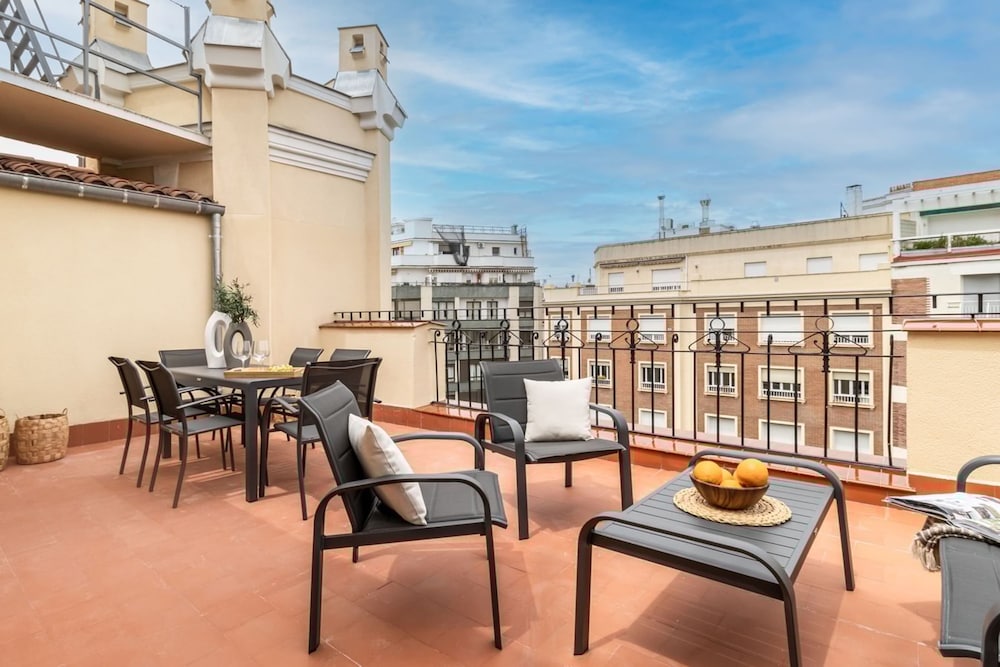 Ziggy - 3 Bedrooms and Terrace and Balcony in Trafalgar