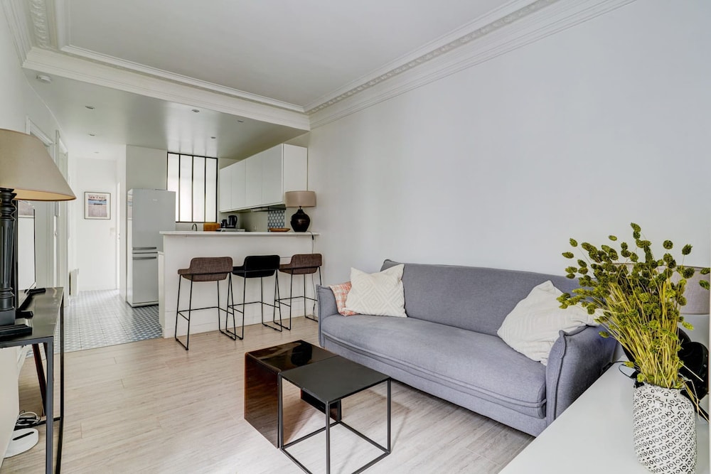 Secret Maillot Charming 1 Bed Apt in Paris