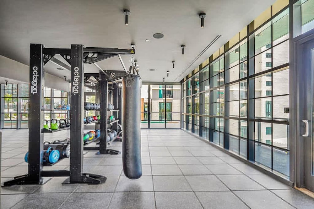 Spacious 2BR With Pool Gym