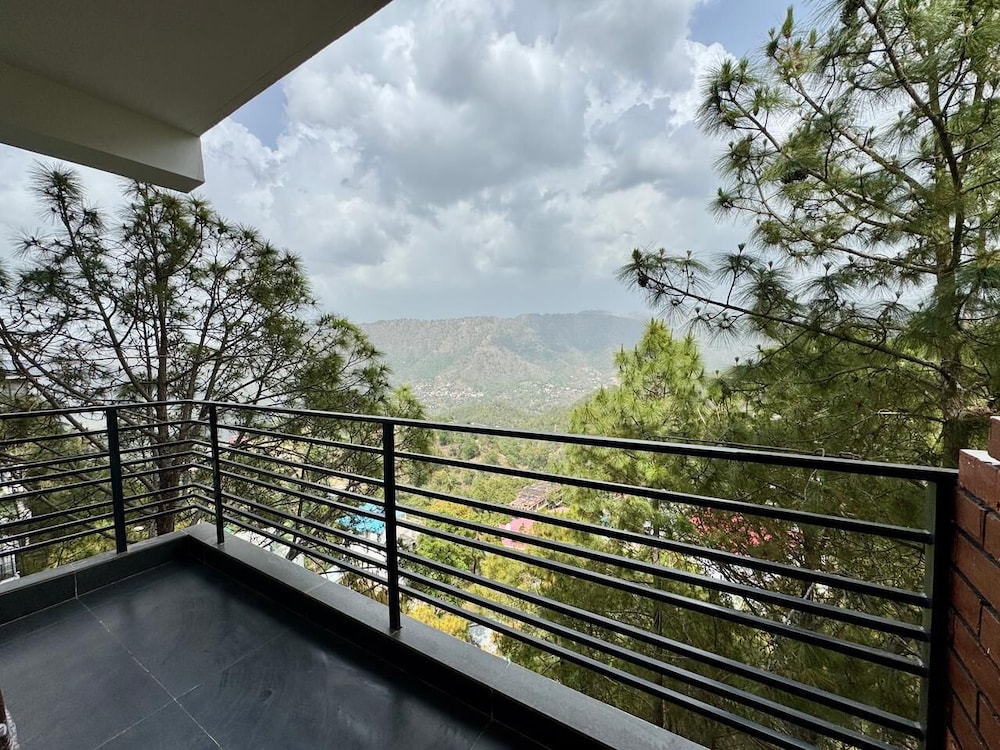 Mountain Breeze Hill Crest Kasauli
