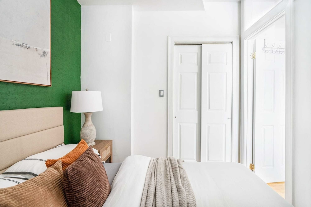 139 West Village Apt